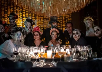Tredicesima Cena Negra annuale dell'Hotel Matilda: una celebrazione piena di sentimento del Día de Muertos con lo chef Ricardo Muñoz Zurita