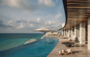 Celebra il mese del patrimonio ispanico con una fuga culturale a La Casa de la Playa del Messico