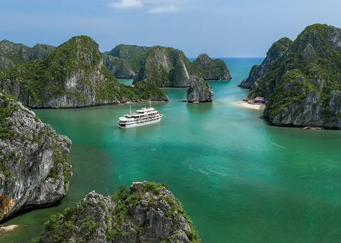 Bhaya Soul lancia "The Soul Sanctuary" - Un'esperienza di crociera benessere nella baia di Ha Long