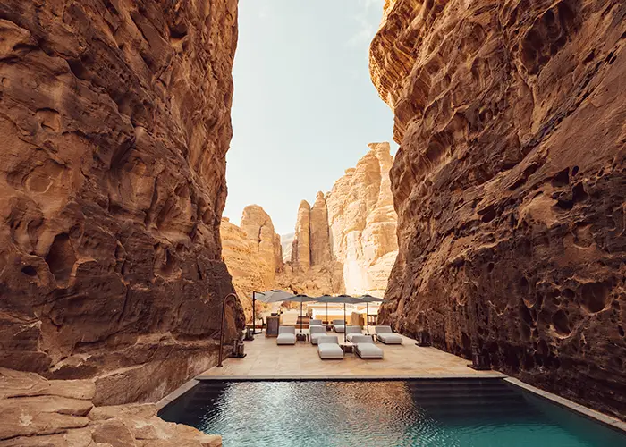 Guida a AlUla 2025: hotel e ristoranti premiati dalla Michelin