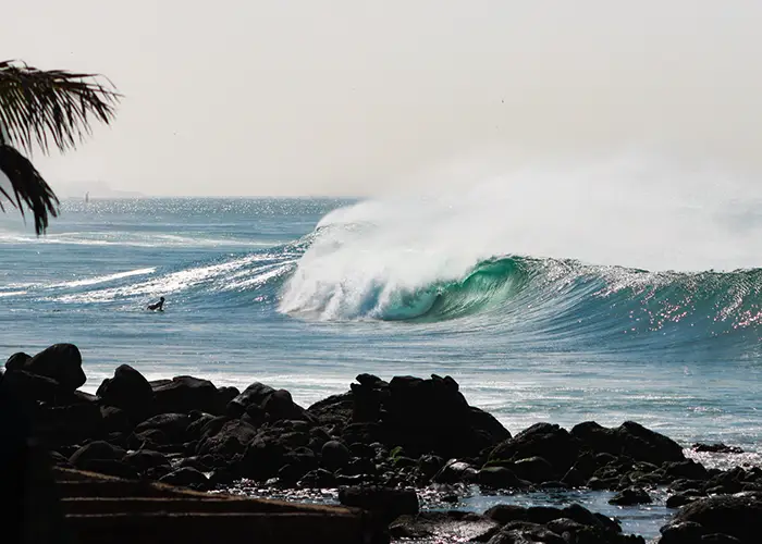 Scopri Samaka Surf Camp a Dakar: guida al viaggio e cultura del surf