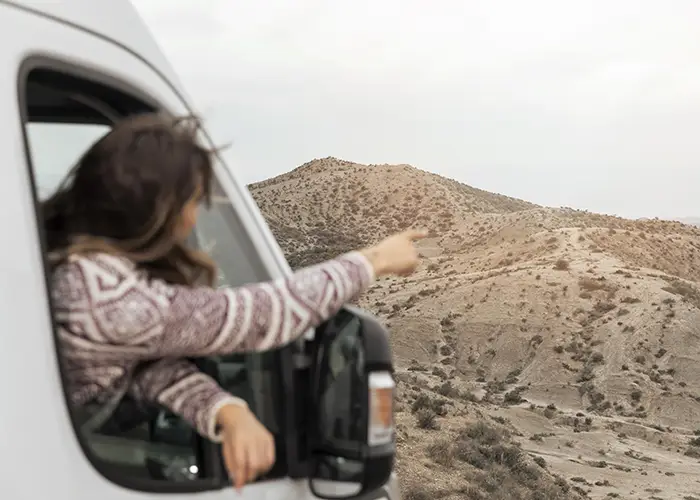 Come Prepararsi per Lunghi Viaggi: Guida per Partire Comodi da Casa