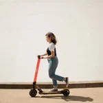Viaggio eco-friendly: scooter elettrici come alternativa alle auto in città turistiche
